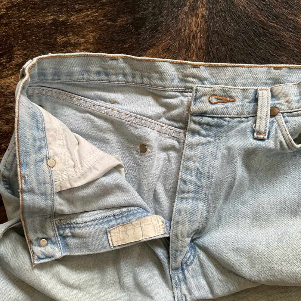 Vintage Light Wash Wrangler Jeans - Picture 3 of 4